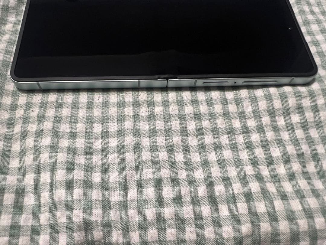 折りたたみ式スマートフォン ミント galaxy flip7