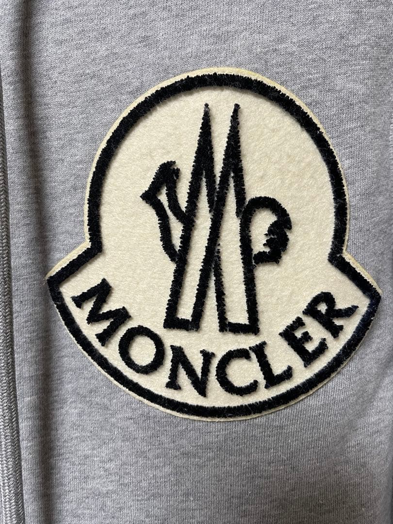 MONCLER ハイネックトレーナー　デカワッペン