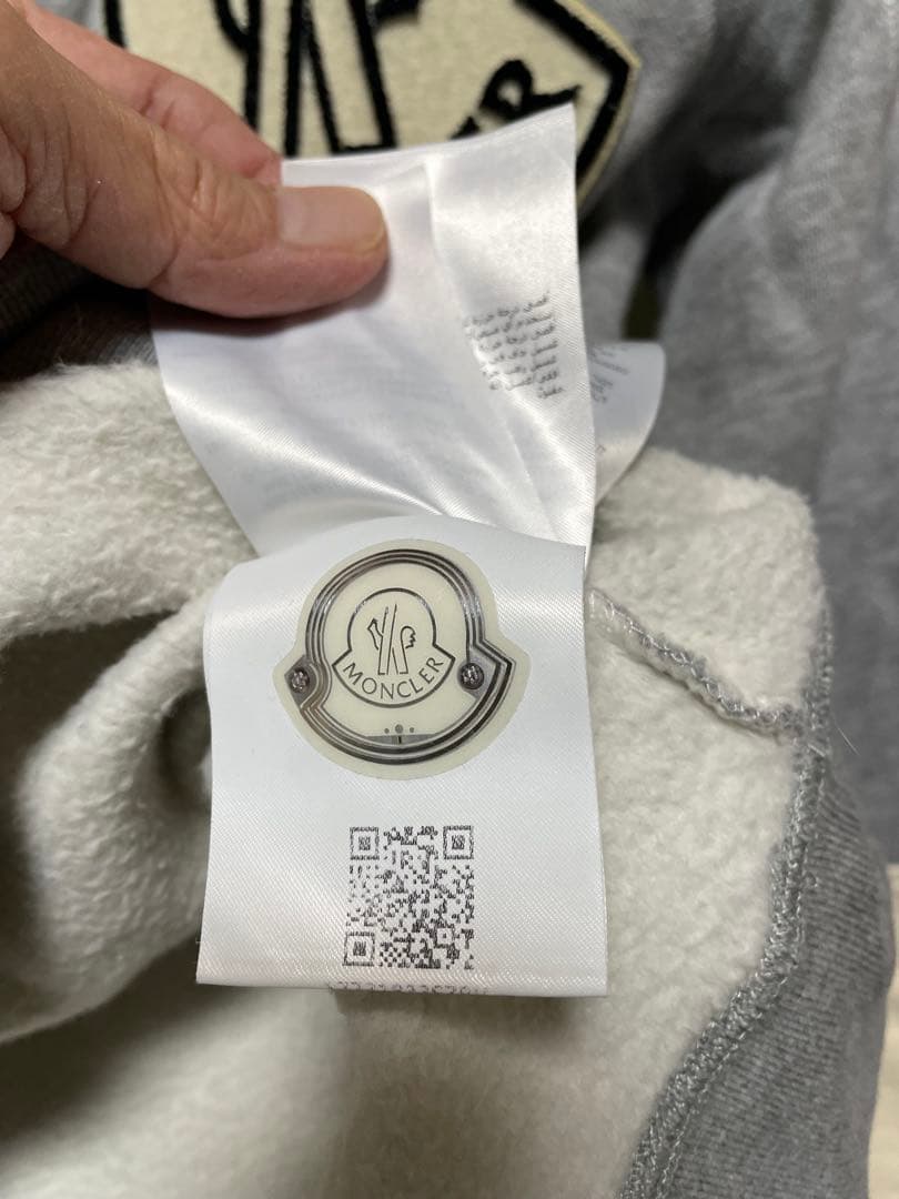 MONCLER ハイネックトレーナー　デカワッペン