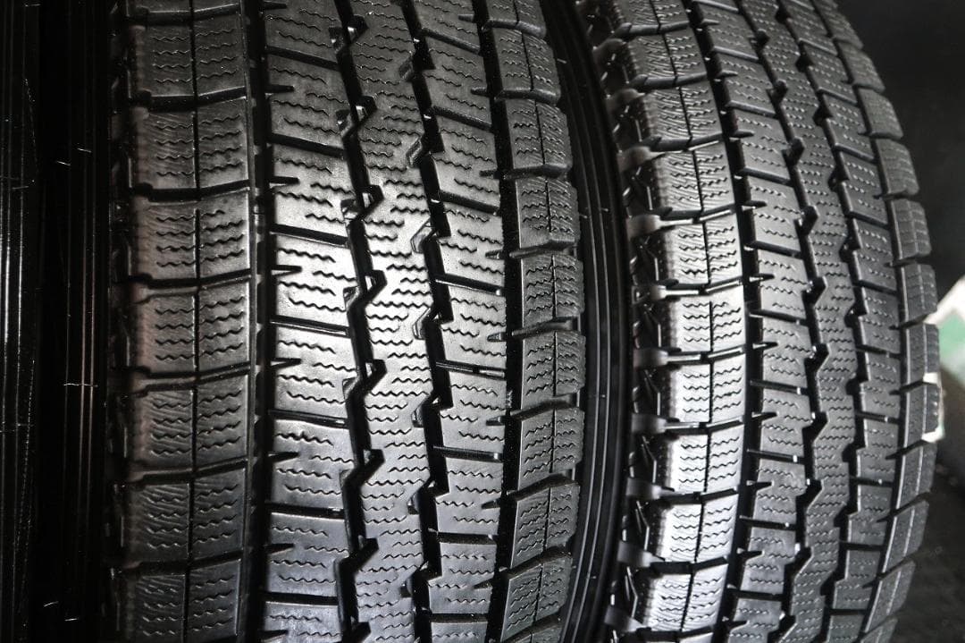 極上9分山 国産スタッドレス 195/80R15 LT NV350 キャラバン