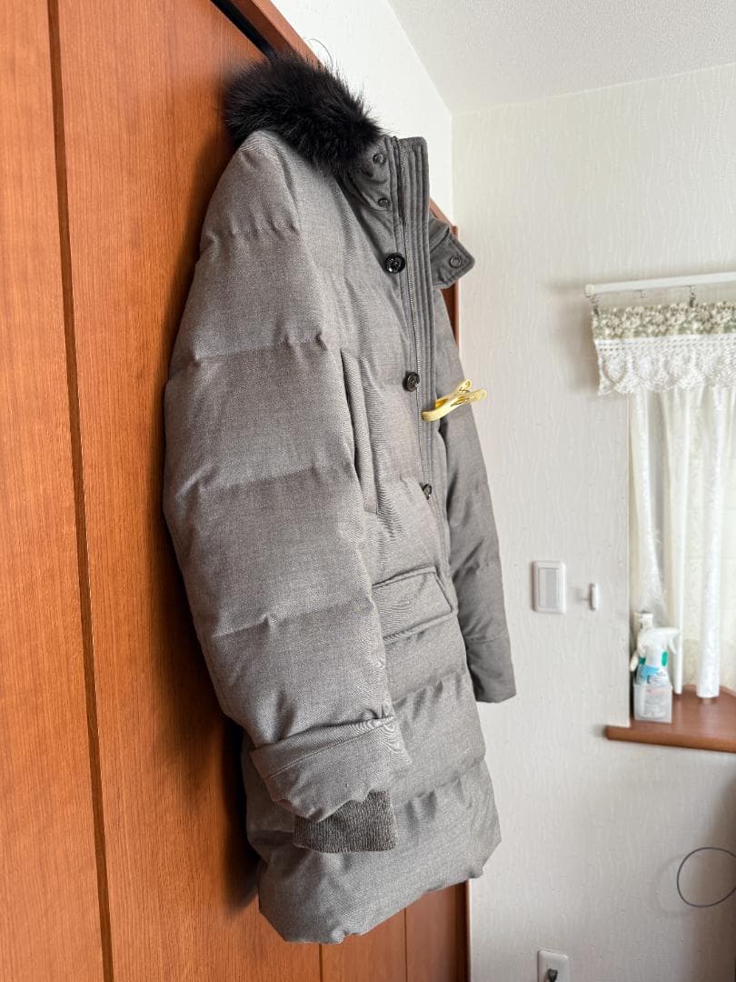 ムーレーダウンジャケット グレーベージュ ファー付き