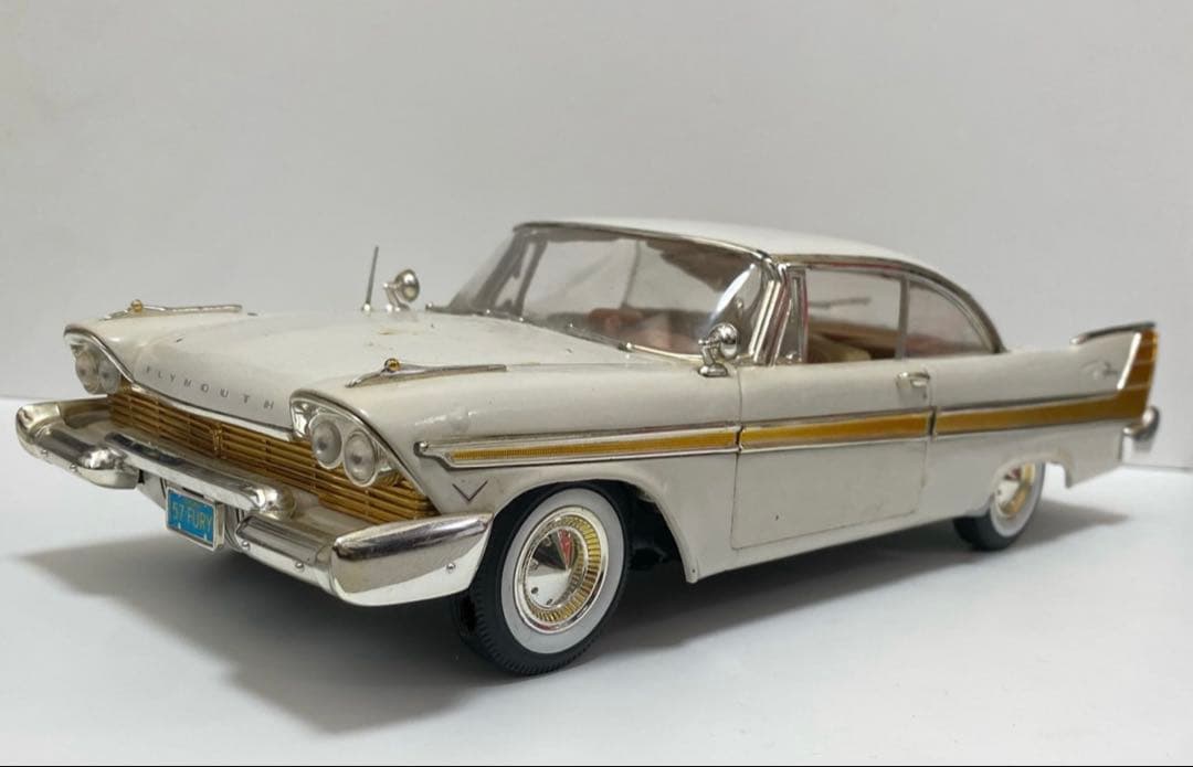 レア！　1/18 アメ車　ミニカー　プリマス　フューリー　ベルベディア