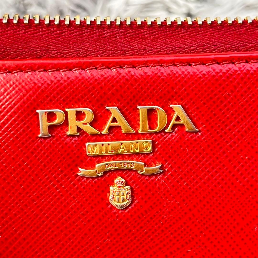 良品✨PRADA 大きめロゴ　ラウンドファスナー　サフィアーノ　レッド　長財布