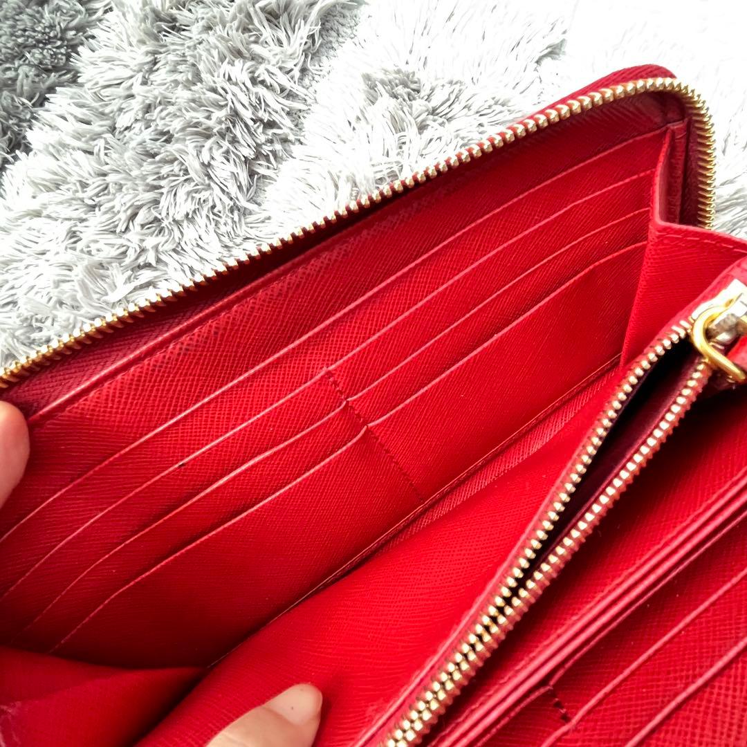 良品✨PRADA 大きめロゴ　ラウンドファスナー　サフィアーノ　レッド　長財布