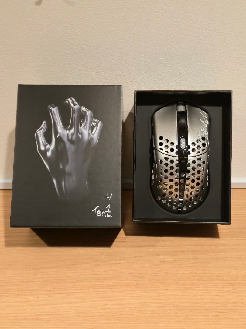 極美品 Finalmouse Starlight Pro Tenz Medium