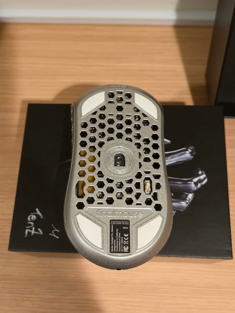 極美品 Finalmouse Starlight Pro Tenz Medium