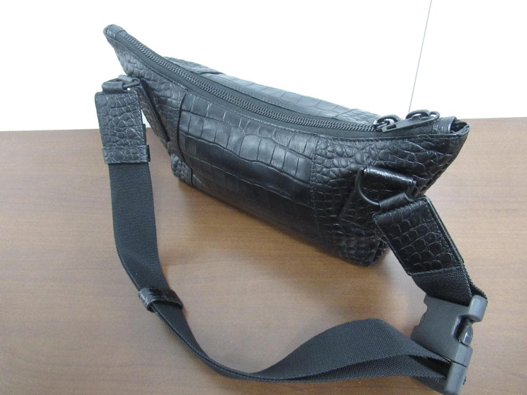 未使用 BALENCIAGA バレンシアガ ショルダーバッグ クロコ型押しレザー