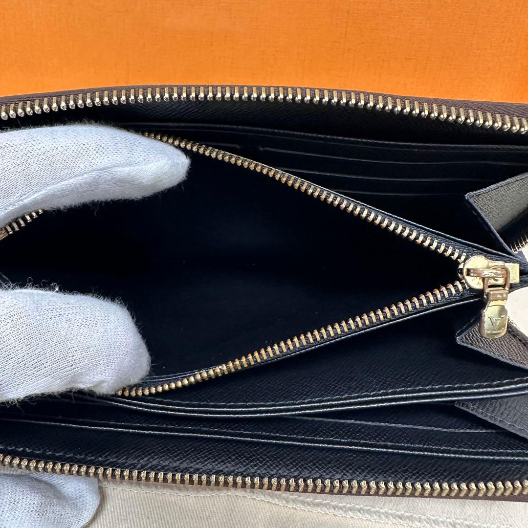 【使用わずか】ルイヴィトン ジッピー モノグラム リバース ジャイアントRFID