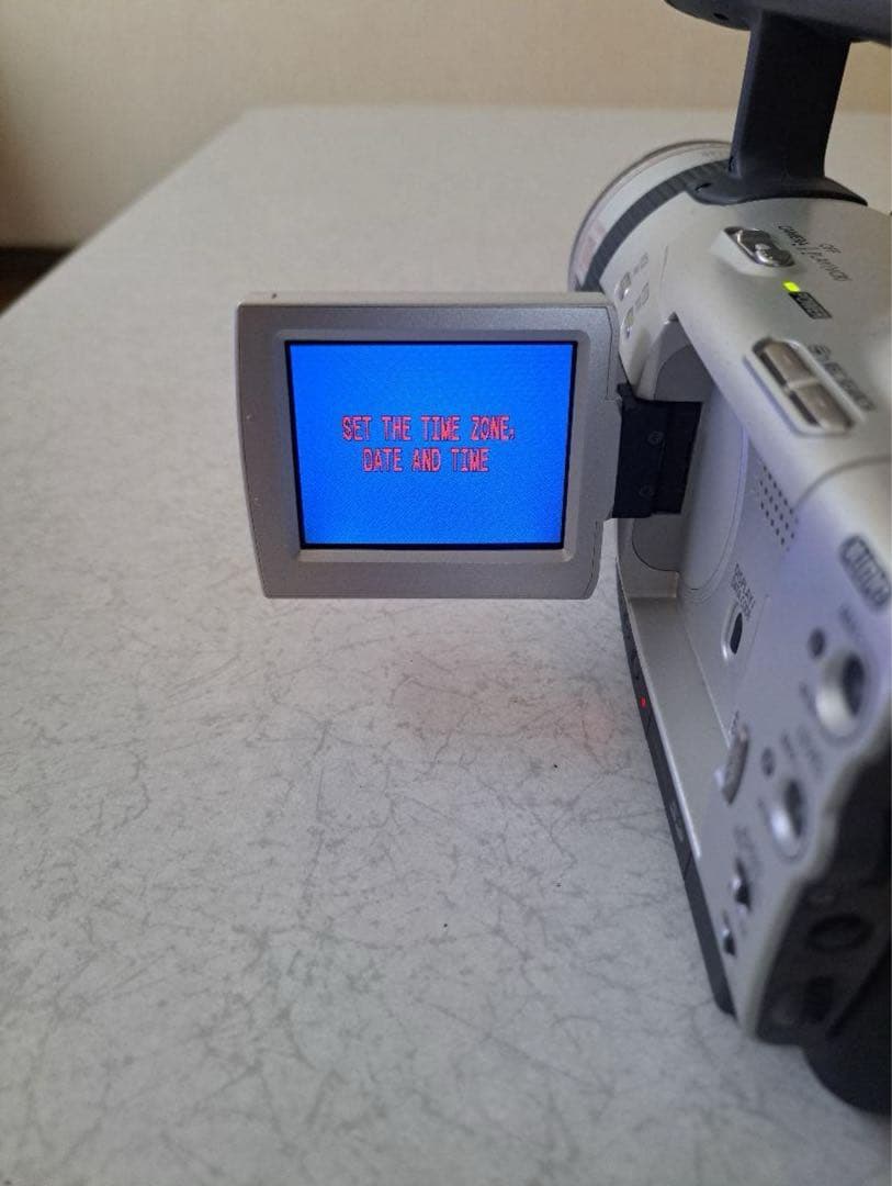 Canon ビデオカメラ本体 100倍ズーム 3ccd GL2 ジャンク品