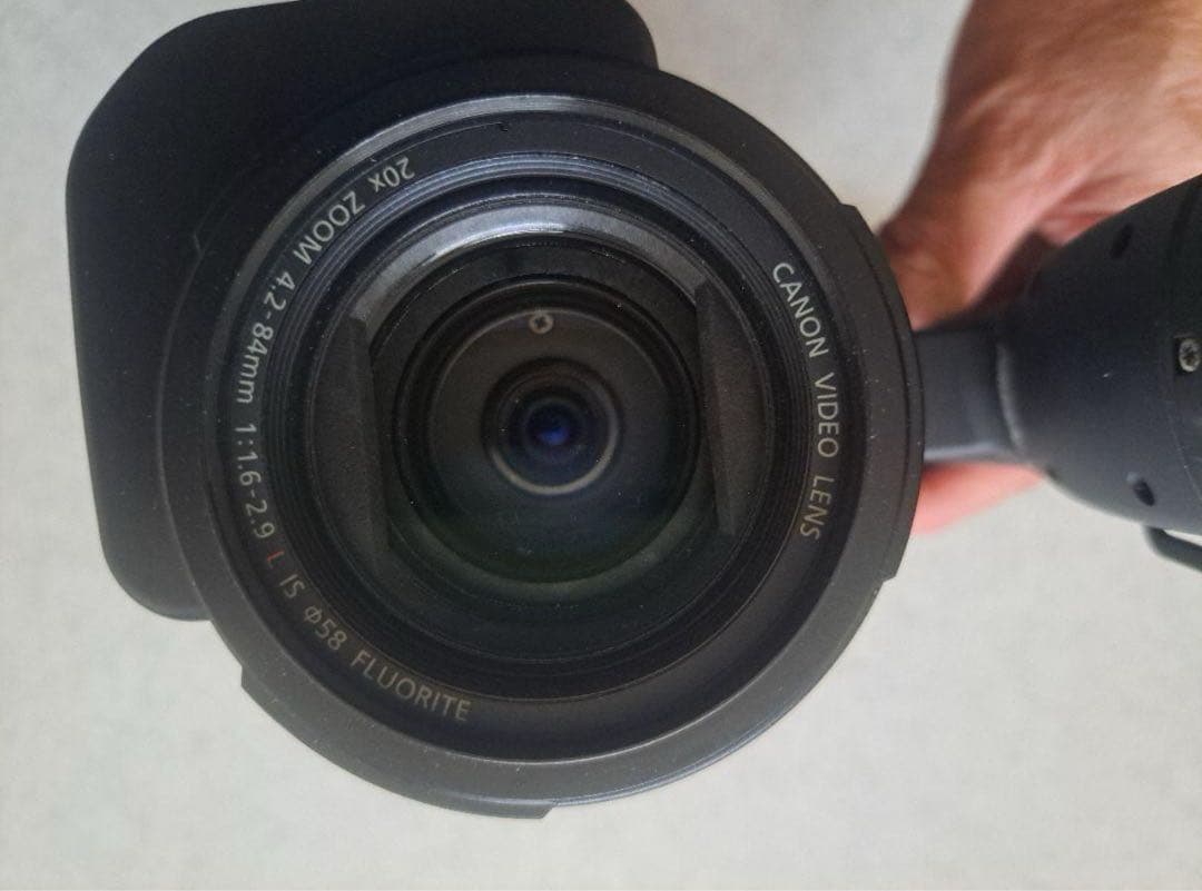 Canon ビデオカメラ本体 100倍ズーム 3ccd GL2 ジャンク品