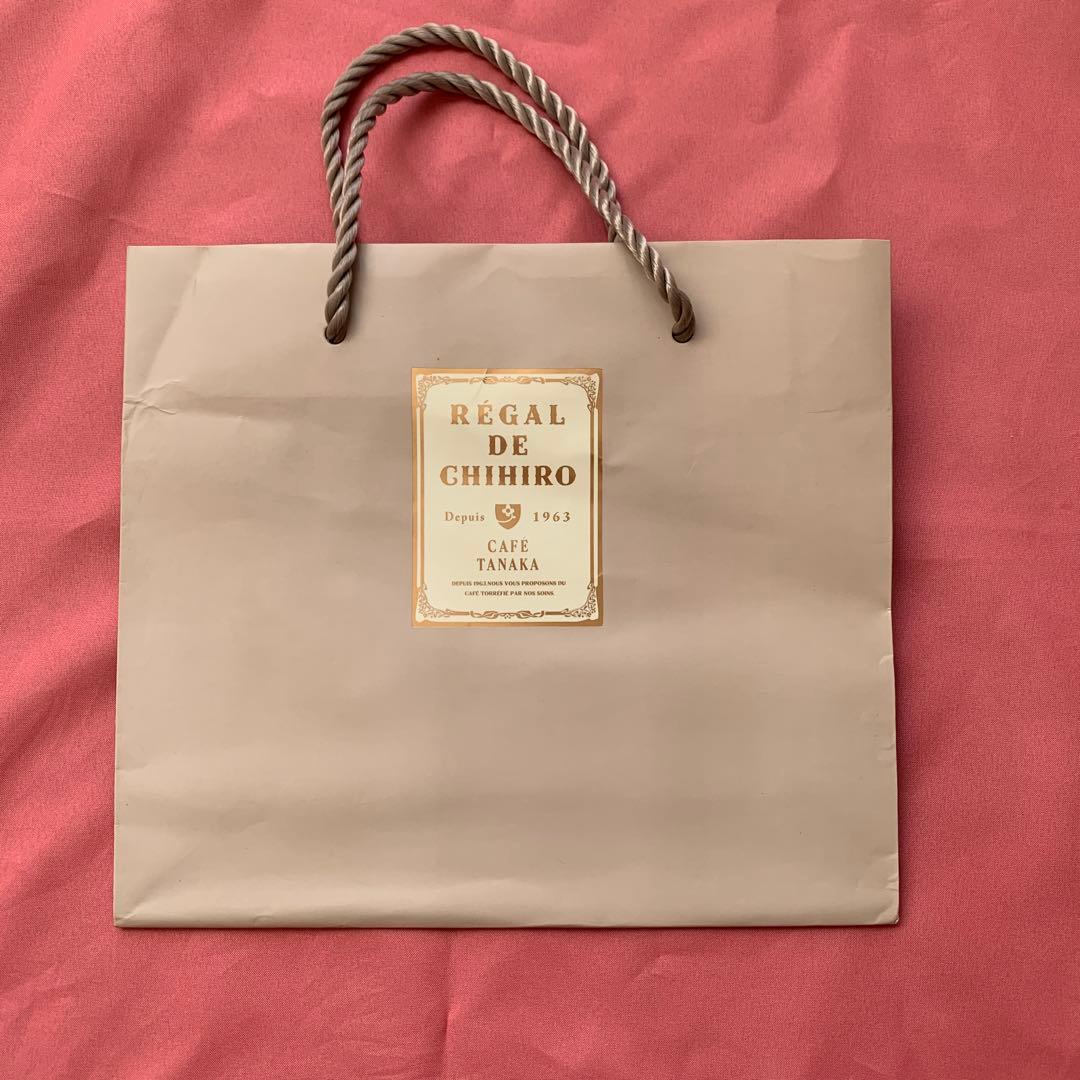 カフェタナカ　ボール&チェーンコラボバッグと阪急限定クッキー缶