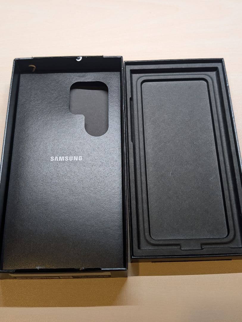 韓国版　Galaxy S24 Ultra チタニウムイエロー　ROM256GB