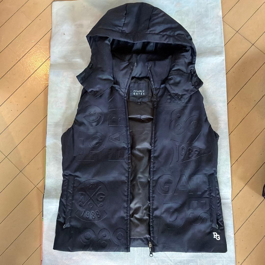 パーリーゲイツ　フード付きネイビーベスト