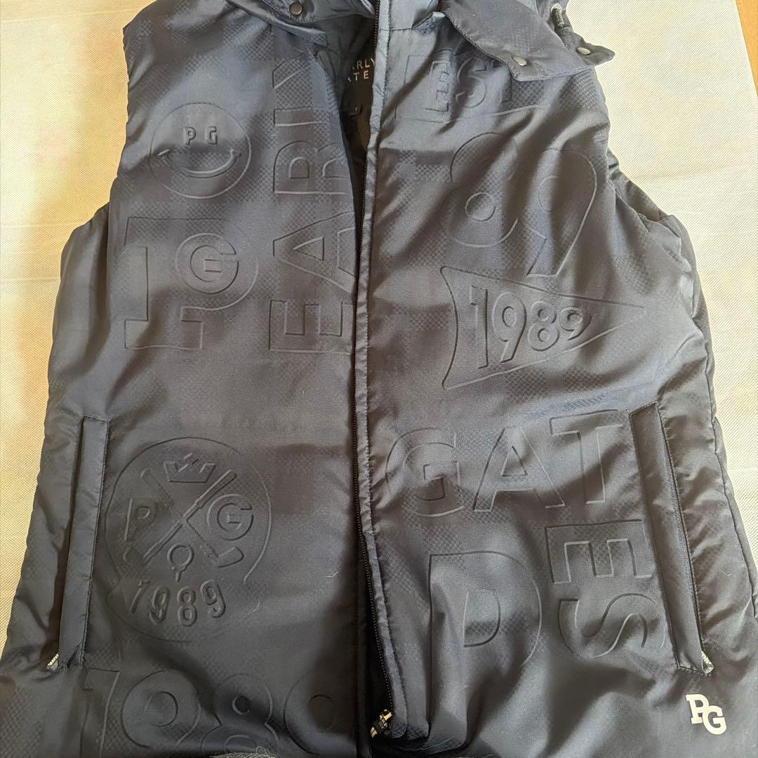 パーリーゲイツ　フード付きネイビーベスト