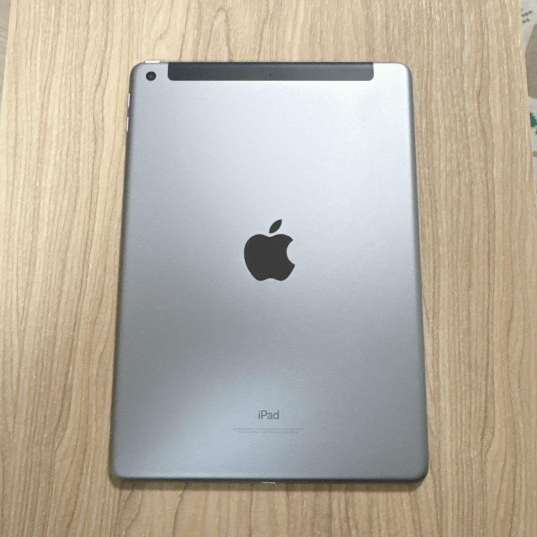iPad(第6世代)　32gb simフリー