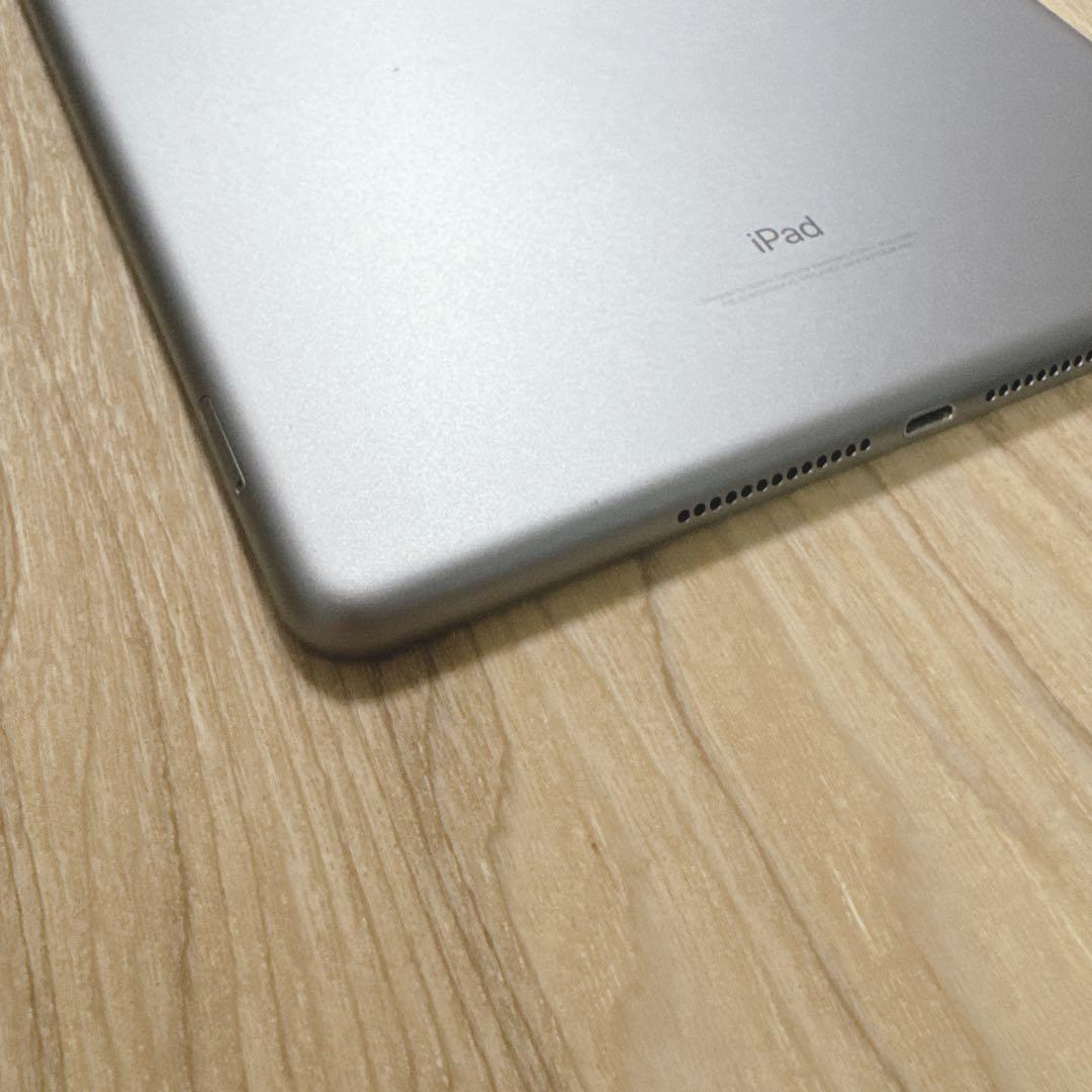 iPad(第6世代)　32gb simフリー