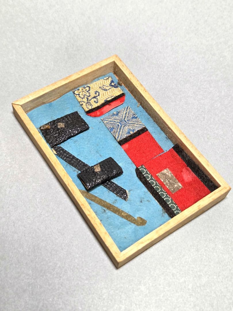 古い小さな雛道具　簪　髪飾り　小物いろいろ