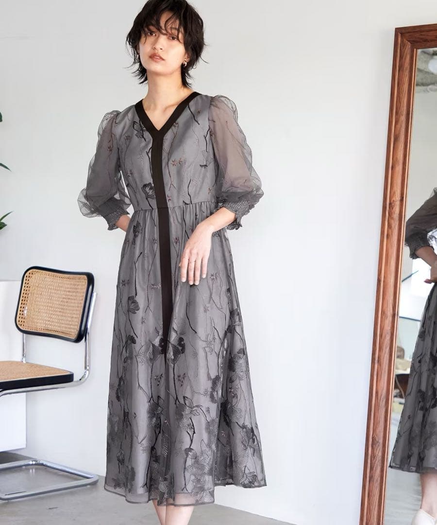 【新品・未使用】オケージョンドレス Ⅴネック 刺繍レース ワンピース ドレス