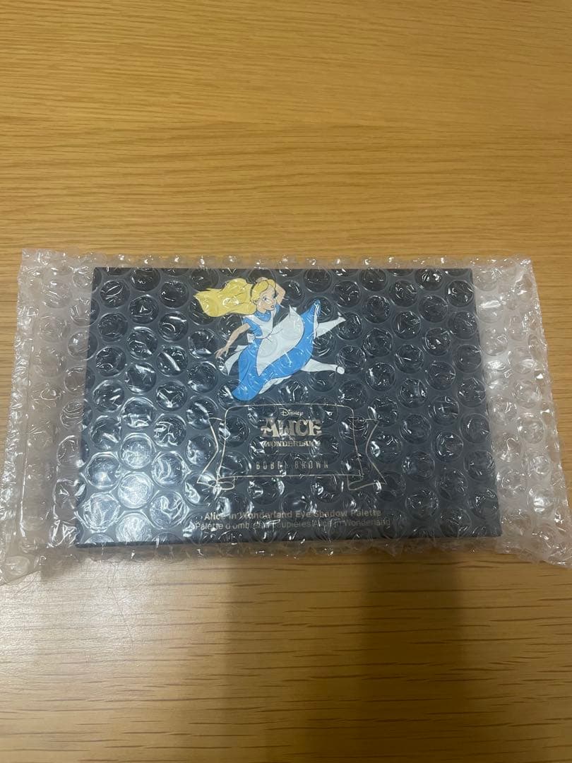 ボビイ ブラウン アリス イン ワンダーランド アイシャドウ パレット