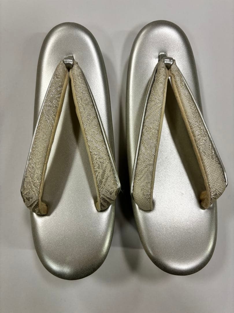 和装用草履バッグセット　シルバー系　正倉院模様　金銀　エレガント　新品　少々訳有