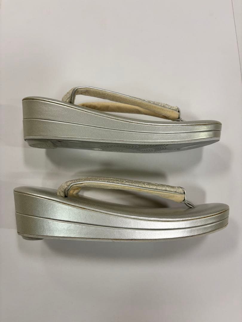 和装用草履バッグセット　シルバー系　正倉院模様　金銀　エレガント　新品　少々訳有