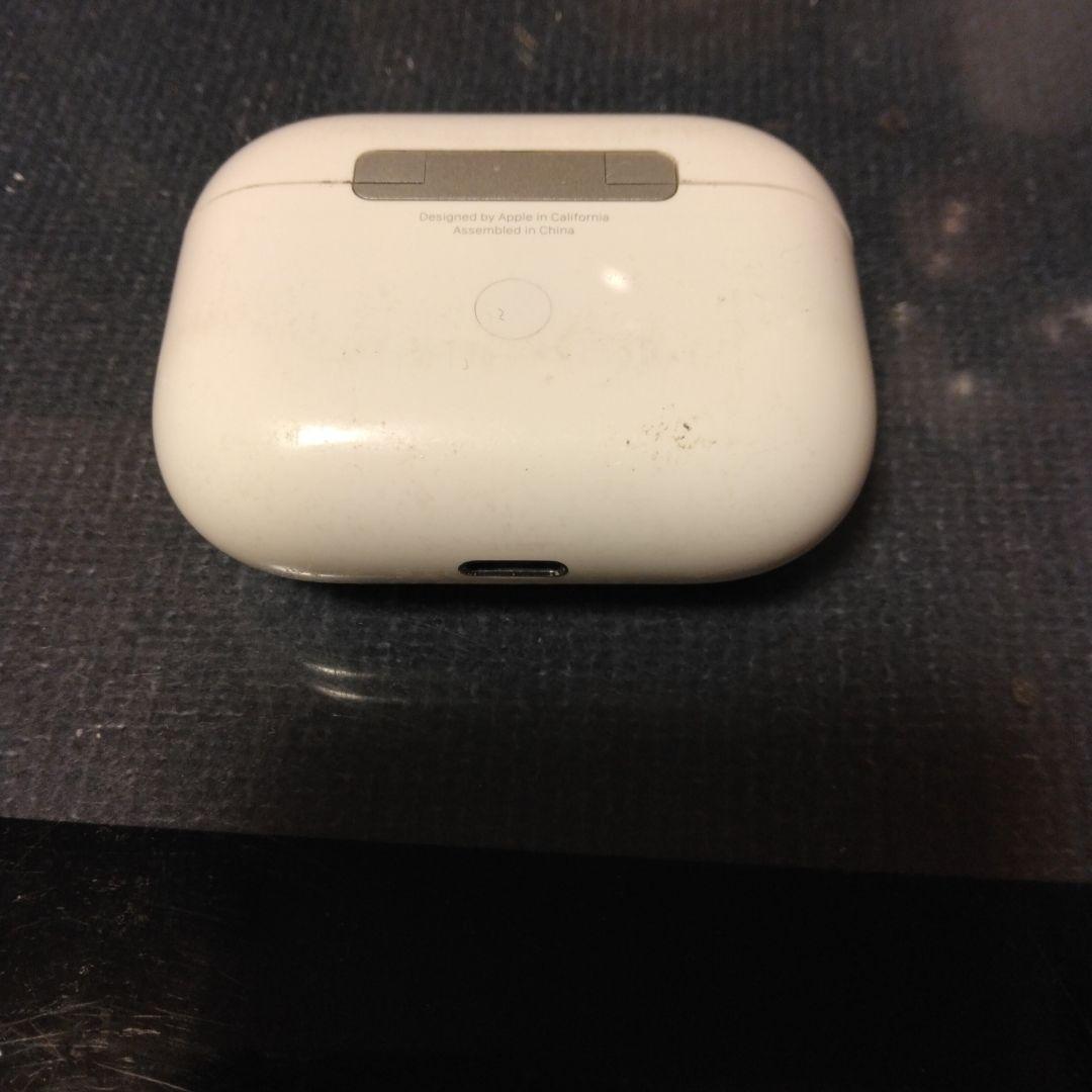 AirPods本体 ホワイト ihone充電ポート