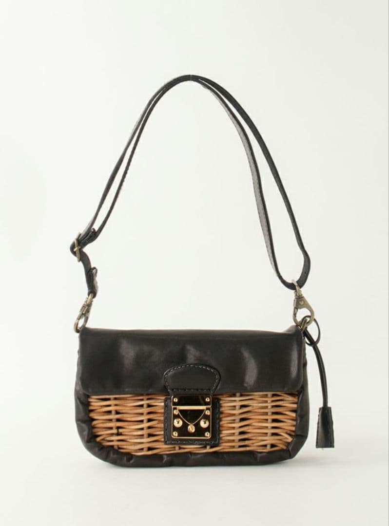 ebagos エバゴス 牛ソフト ショルダー バッグ　紅籐　レザーバッグ