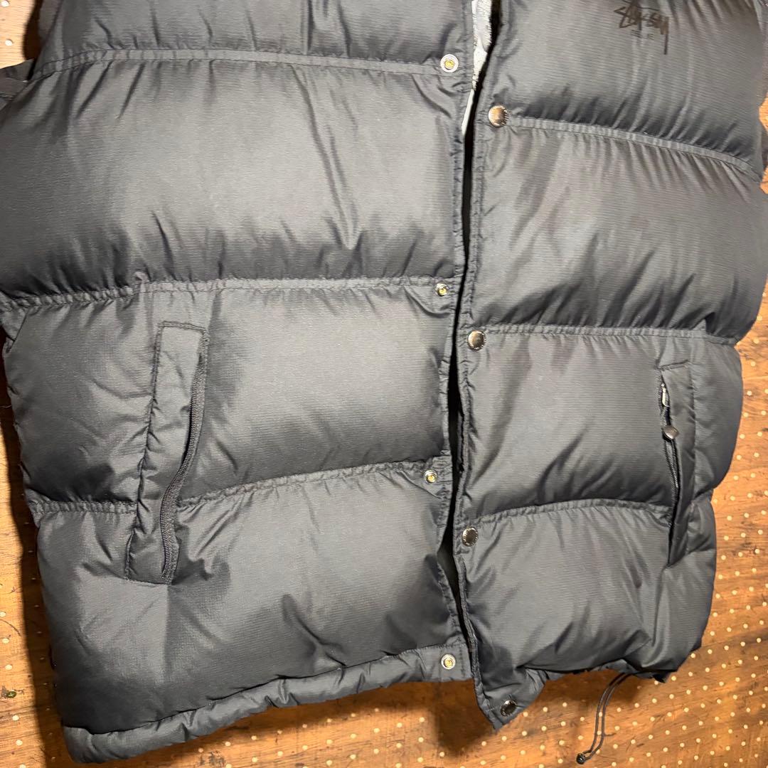 美品 stussy ダウンベスト