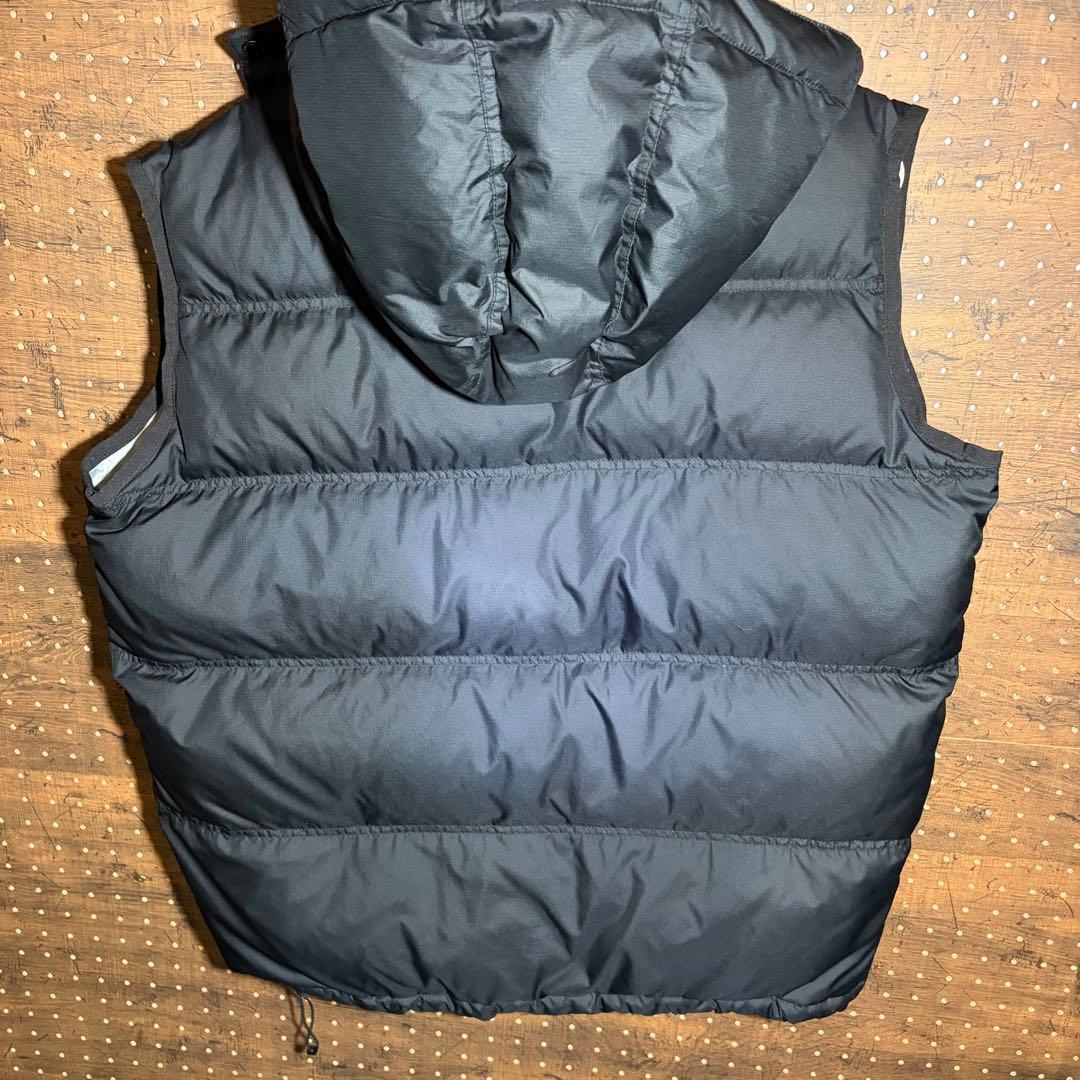 美品 stussy ダウンベスト