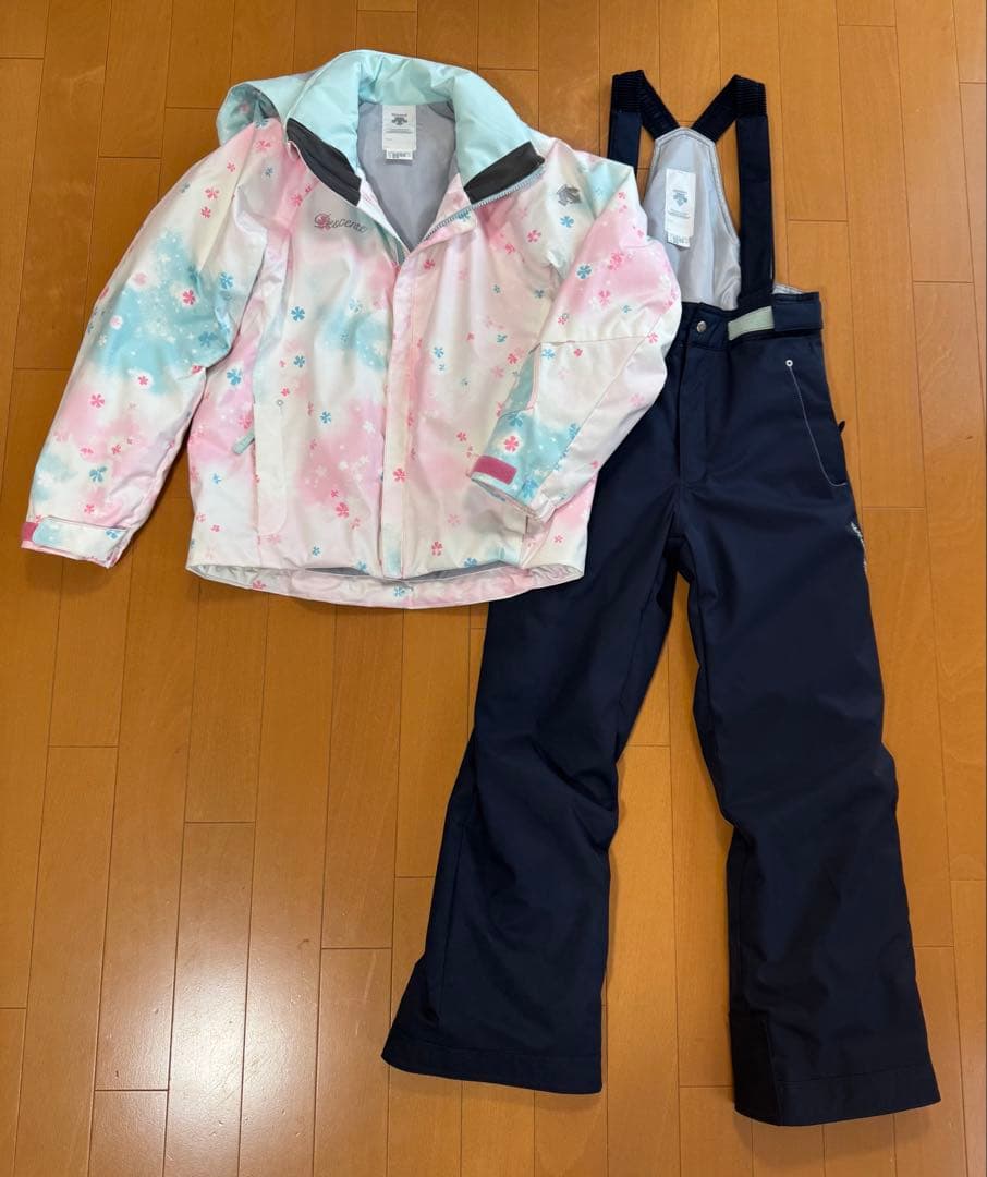 DESCENTE デサント　スキーウェア　上下セット　女の子　140