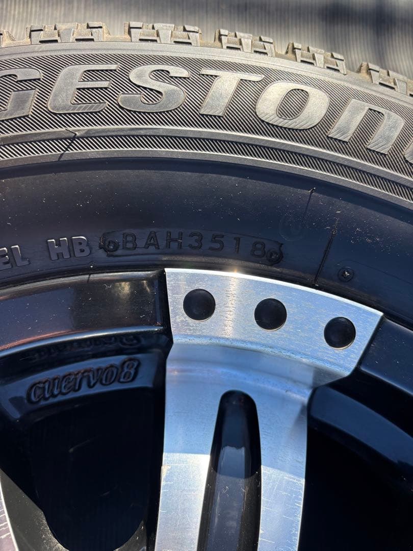 トヨタ　ハイエース用　16インチ スタッドレスタイヤ 4本セット