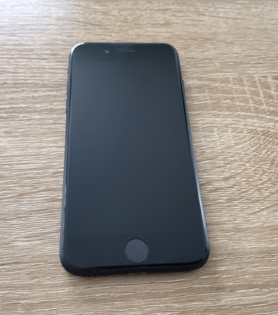 iPhone SE（第2世代）64GB SIMフリー