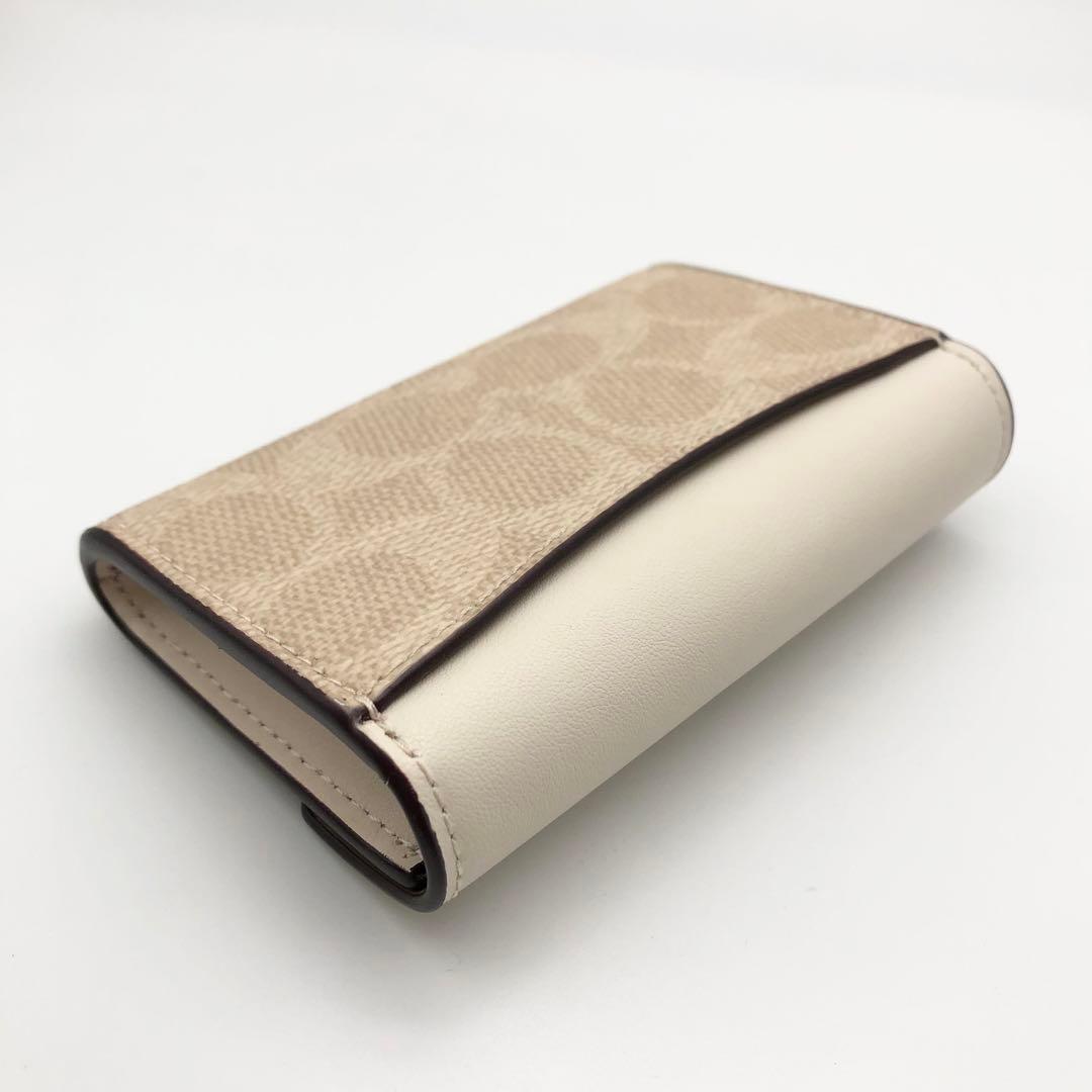 COACH 大人気！！ フラップ カードケース シグネチャー チョーク 新品