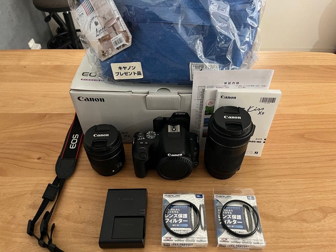 Canon EOS Kiss X9(ブラック) ダブルズームキット(付属品有り)