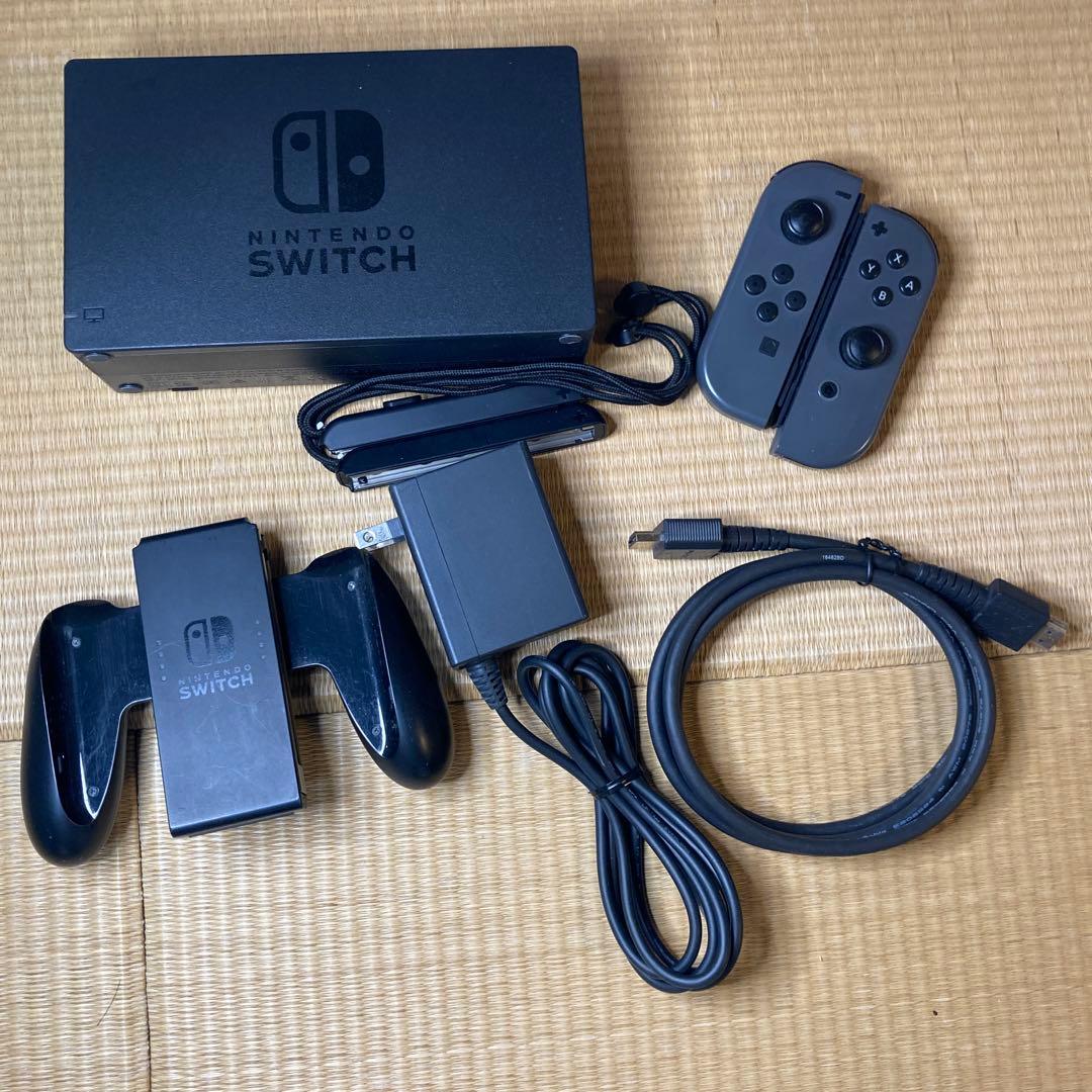 Nintendo Switch 本体 + Joy-Con