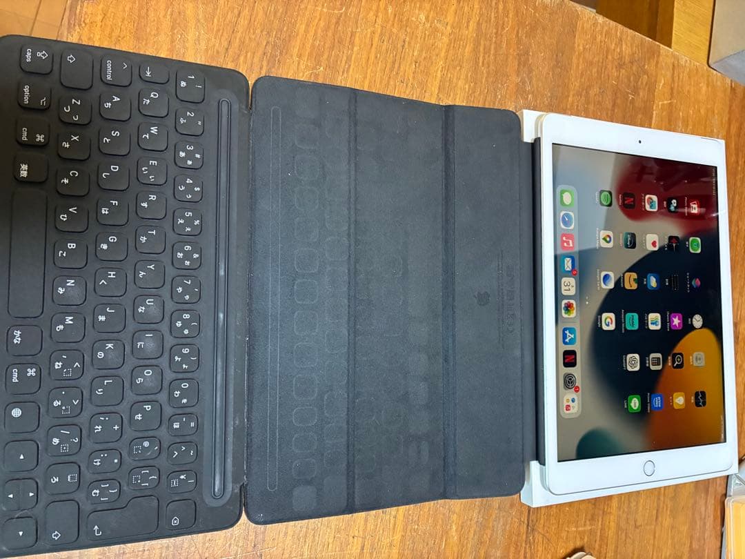 iPad 8th 10.2 WiFi+Celluler 純正Appleキーボード