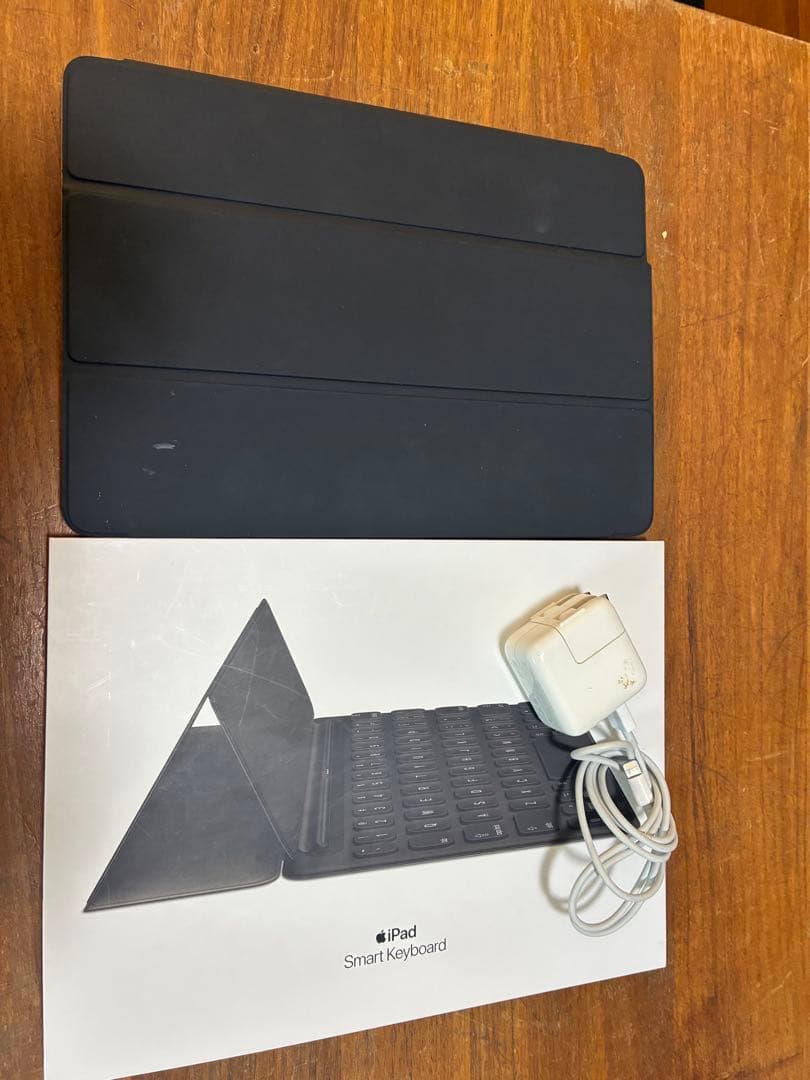 iPad 8th 10.2 WiFi+Celluler 純正Appleキーボード