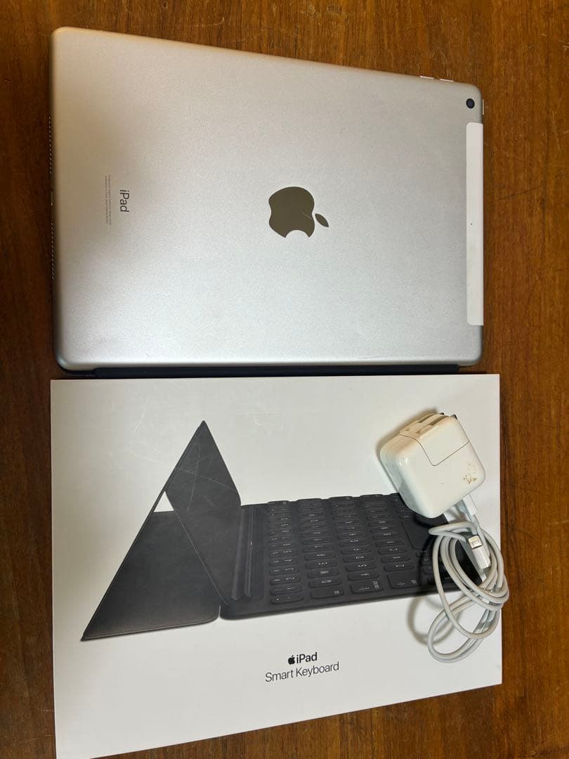 iPad 8th 10.2 WiFi+Celluler 純正Appleキーボード