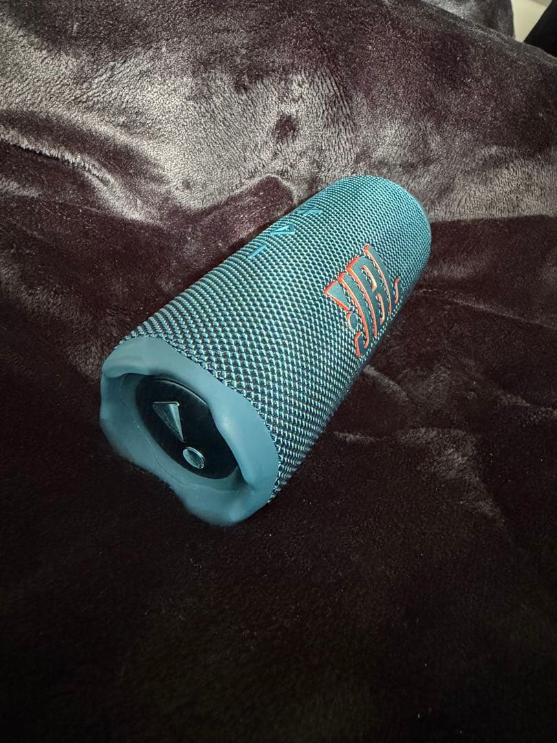 美品 JBL FLIP7 ダークブルー ワイヤレススピーカー 箱付き