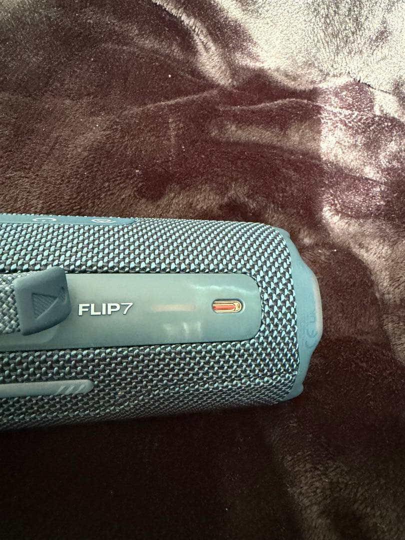 美品 JBL FLIP7 ダークブルー ワイヤレススピーカー 箱付き