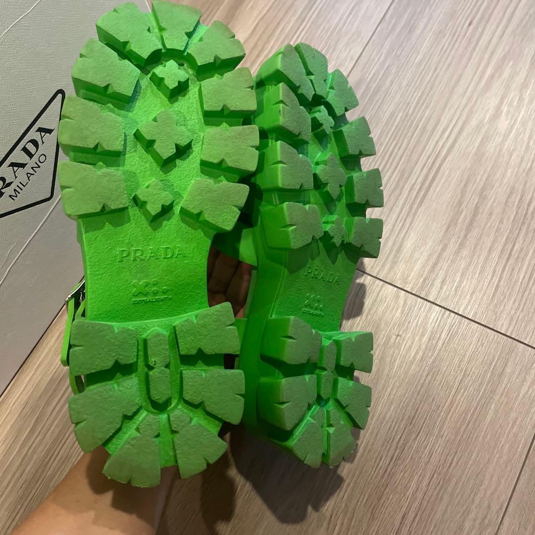 【美品】PRADA モノリス　グリーン ラバーサンダル　2X3083
