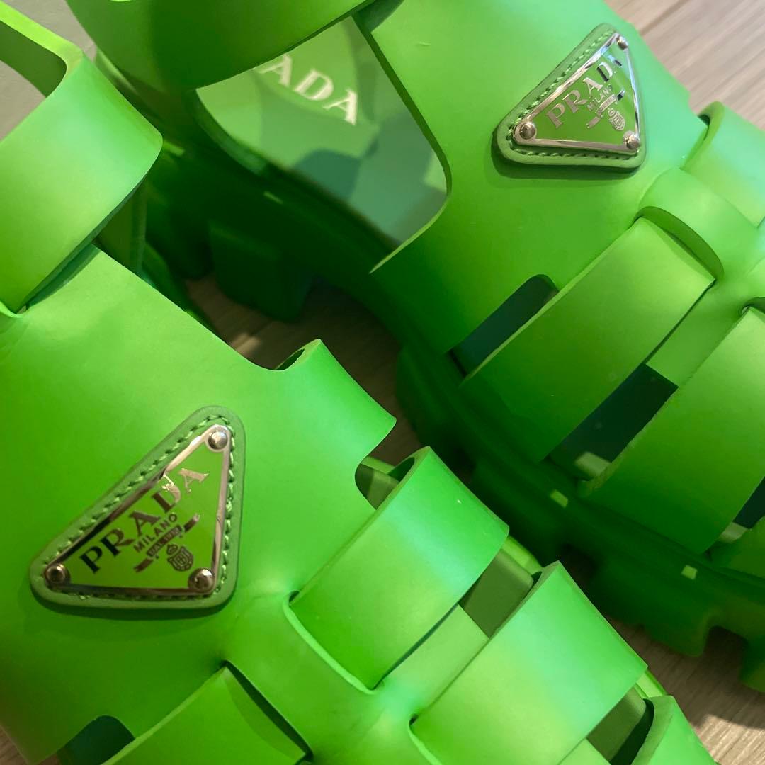 【美品】PRADA モノリス　グリーン ラバーサンダル　2X3083
