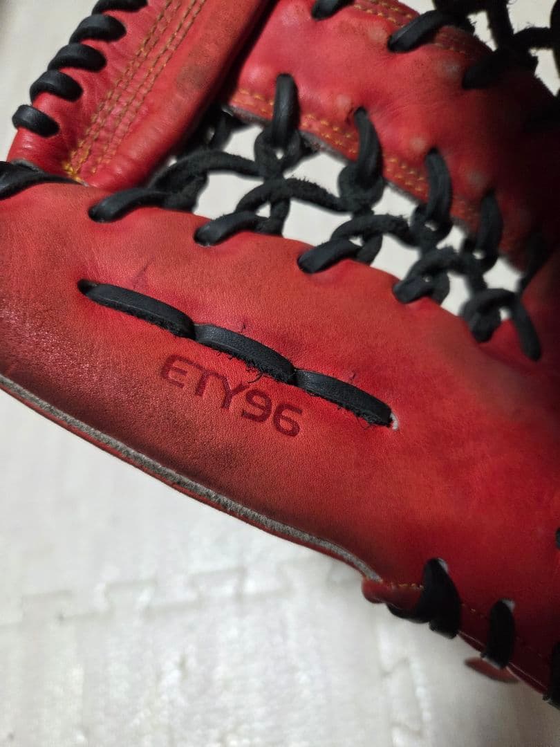 アディダス　外野手用グローブ