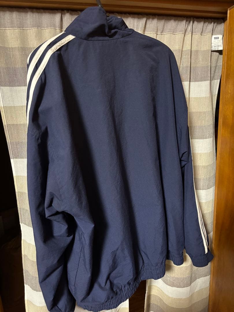 adidas 90s リアム着用