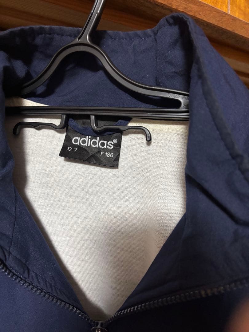 adidas 90s リアム着用