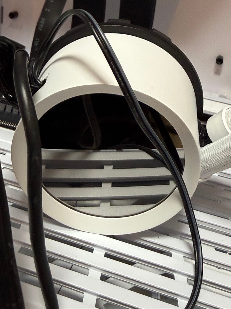 NZXT KRAKEN 240 RGB 簡易水冷