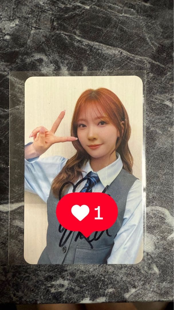 NiziU マユカ　直筆サイン