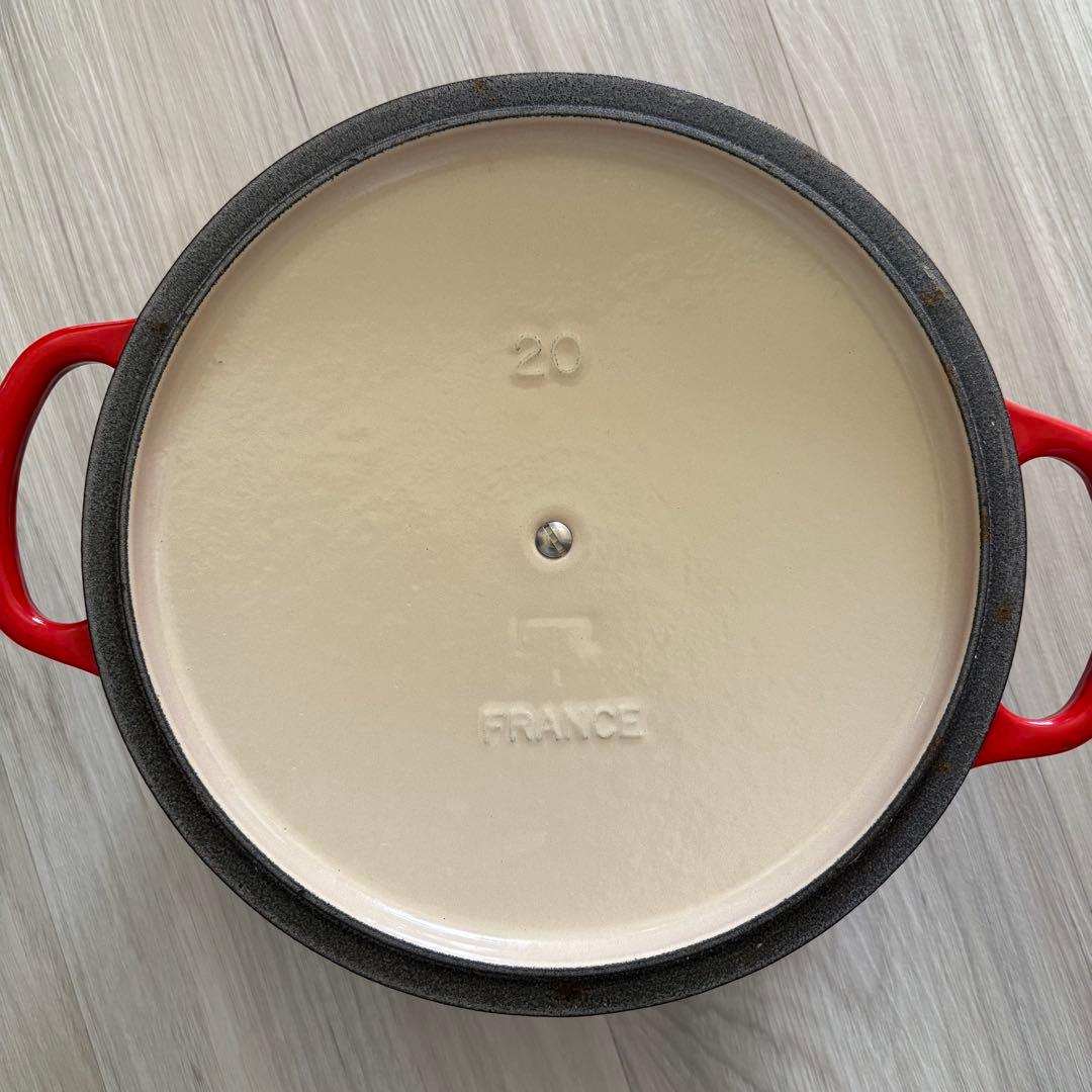 【未使用品】ル・クルーゼ　20cm 両手鍋 チェリーレッド