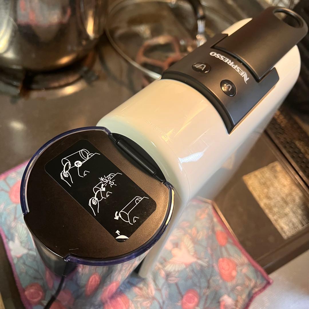 ネスプレッソエッセンサミニ／ホワイト現在の店頭販売価格19800円