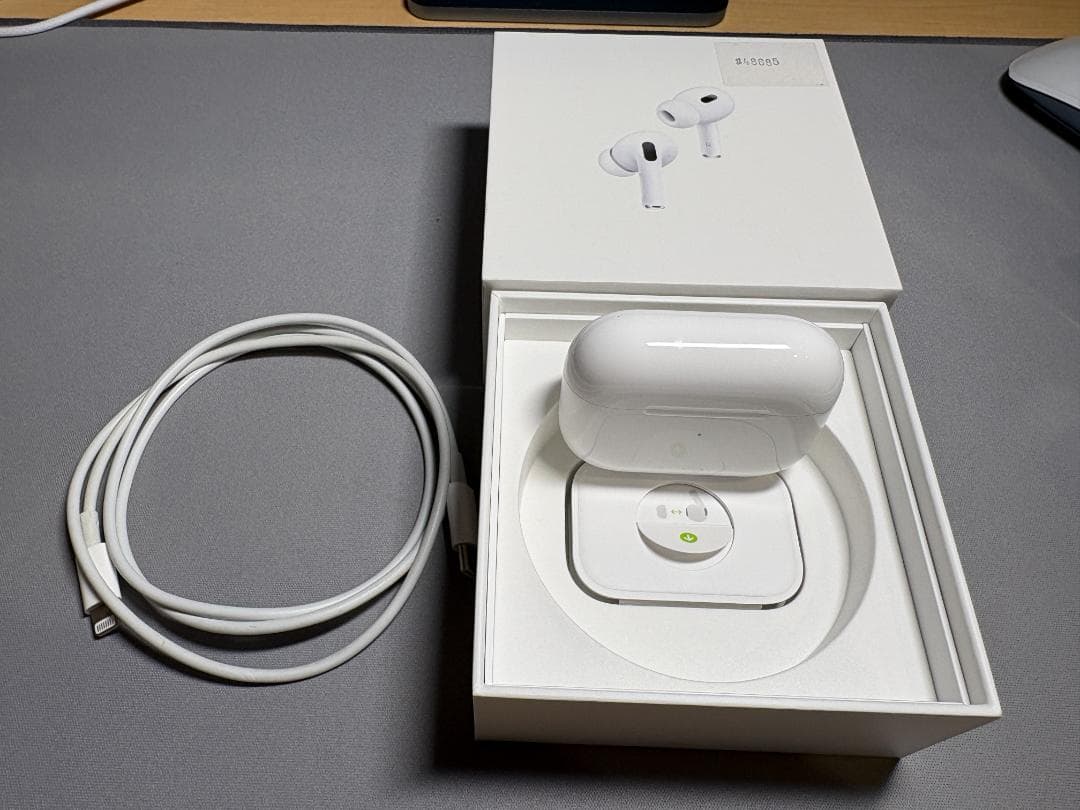 AirPods Pro 第2世代 右耳＋充電ケースのみ 箱・付属品あり
